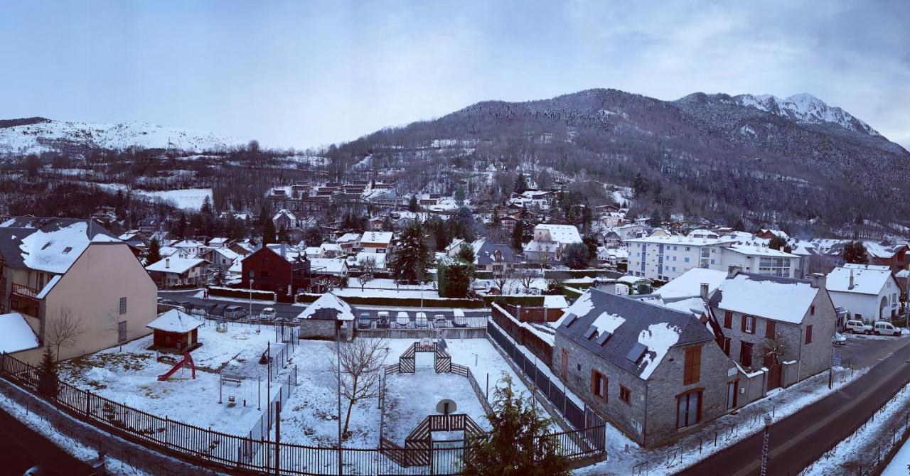 Appartement 58 M2 Avec Piscine Interieure Vue Montagne Centre Village , Parking Prive Saint-Lary-Soulan Exterior foto